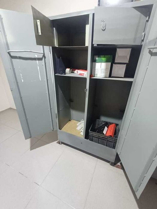 Шкаф - сейф металлический