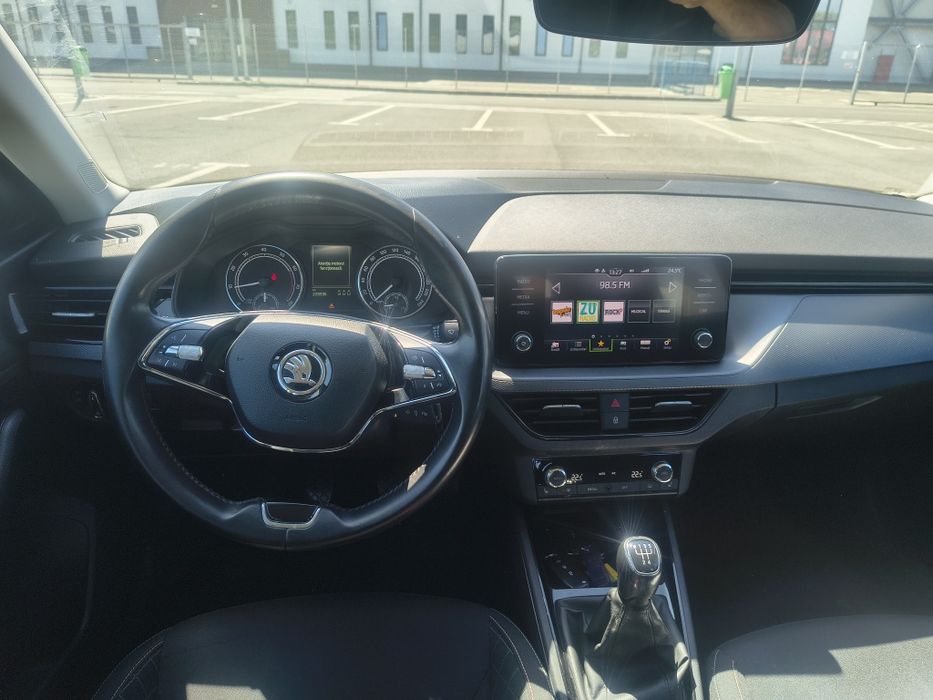 Vând Skoda Scala