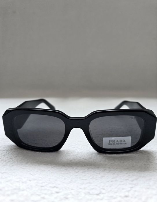 Слънчеви очила Prada