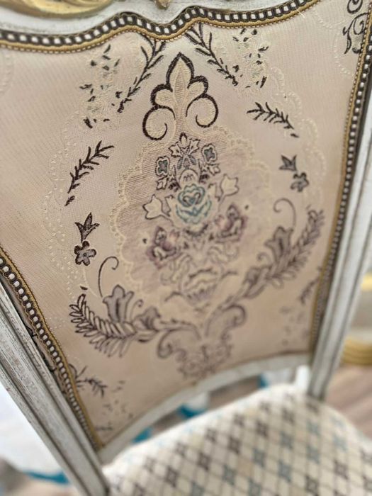 Гостевой стол со стульями