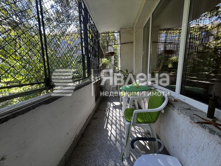 Продава се Тристаен апартамент в София, Славия - 95 кв.м за 3137 €/кв.м - Снимка #2