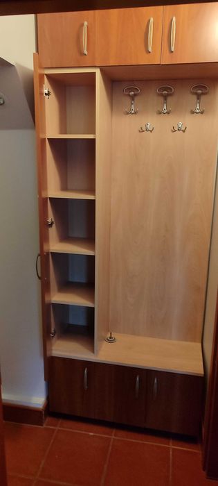 Dulap/Cuier de hol cu rafturi si carlige