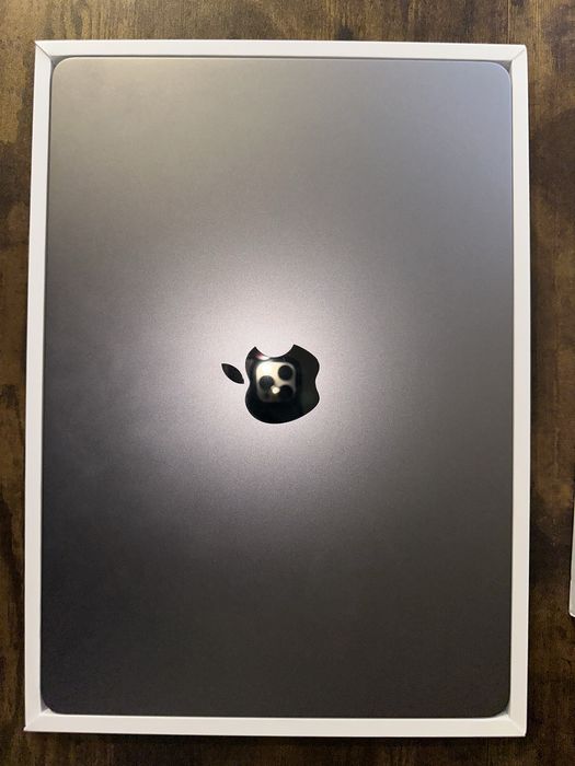 Macbook air M2 256GB full box cu factura si garantie