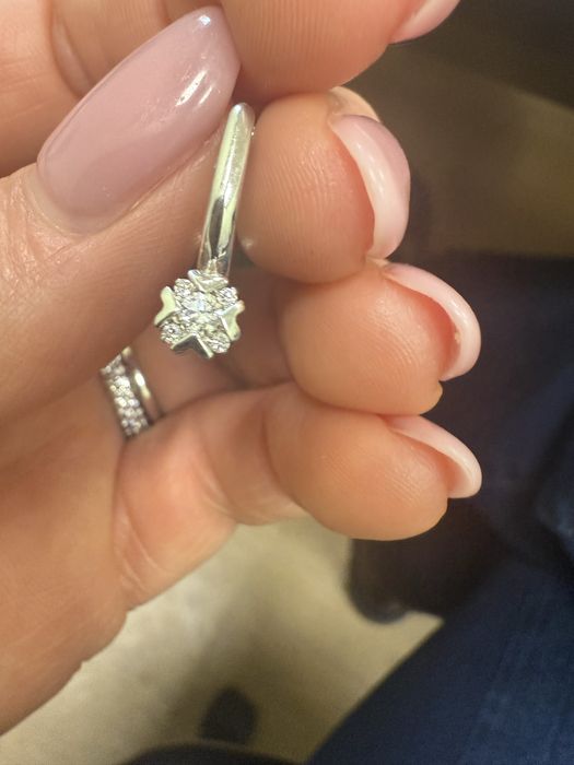 Обеци с диаманти