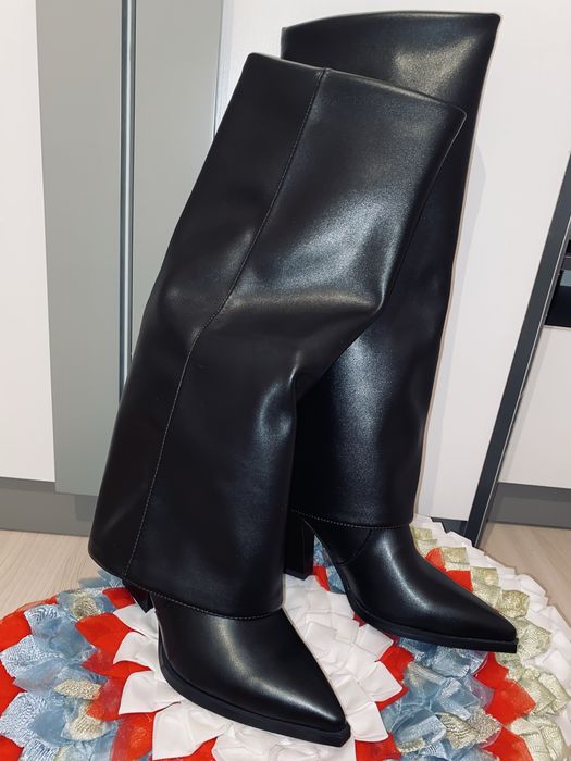 Новые кожаные сапоги (размер 36)