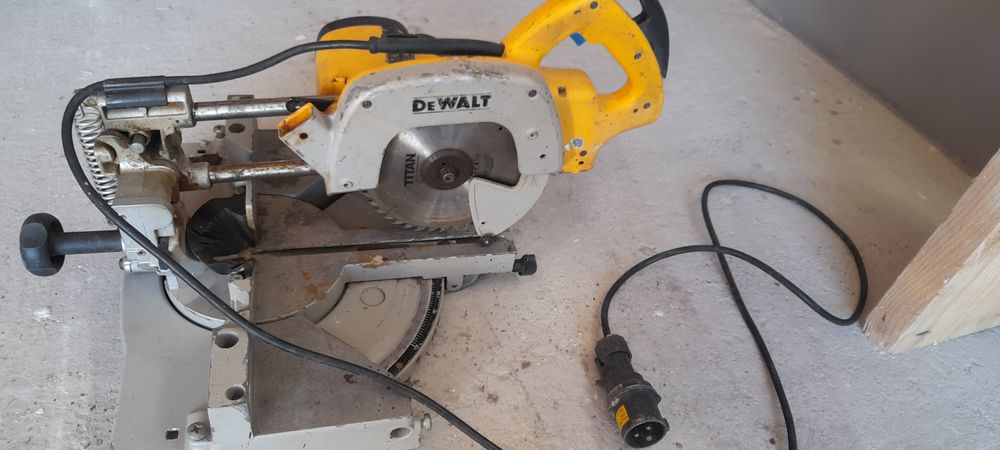 Circular oscilant Dewalt ,110v