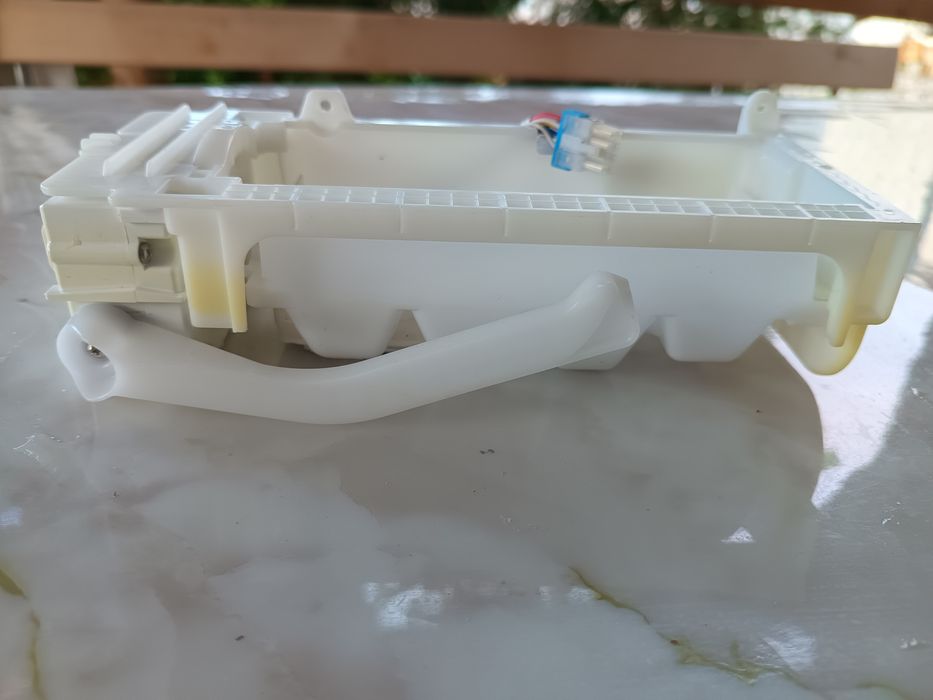 Ледогенератор за хладилник самсунг