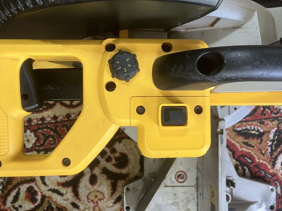 Dewalt Импакт настолен циркуляр прахусмукачка Makita  BOSCH STNLEY