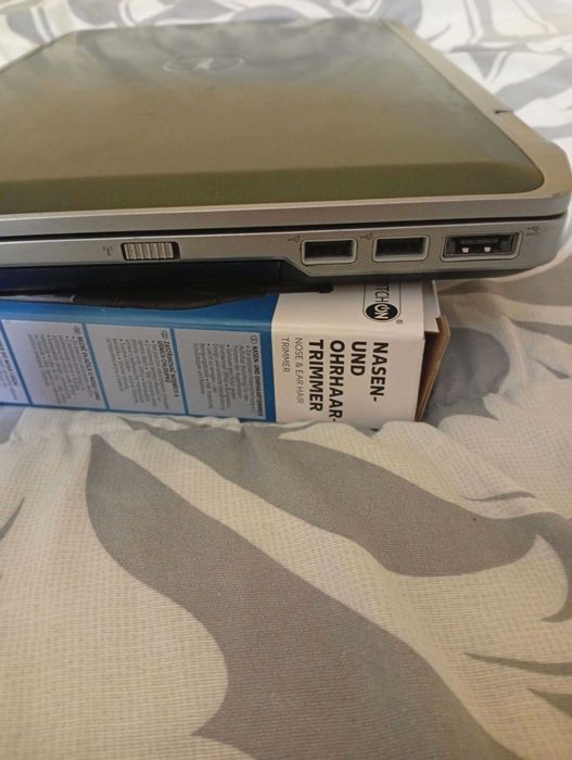 продавам лаптоп DELL latitude E6420 windows 10