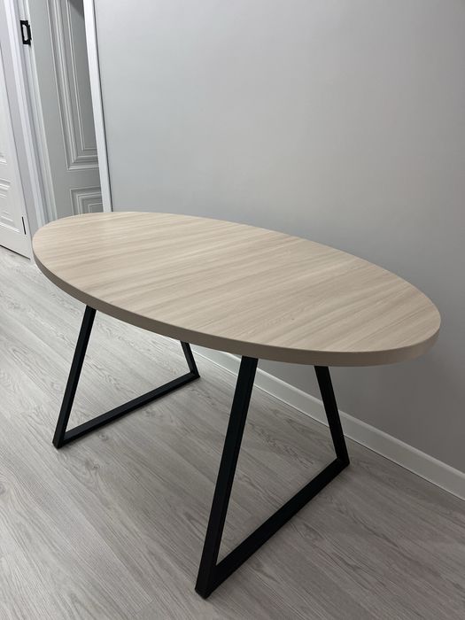 Продам стол в отличном состоянии