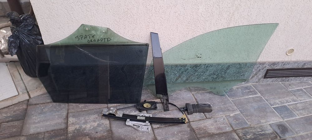 De vânzare geam ușa dreapta,spate audi a4 b8