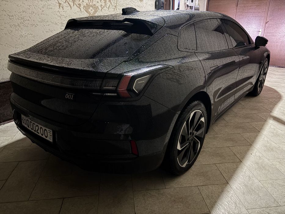 Zeekr 001 2023 — 5