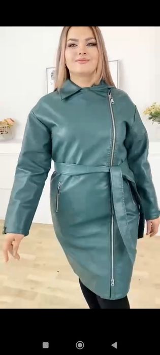 Продаю зеленую кожаную куртку очень теплая