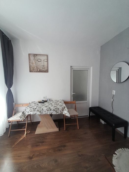 Inchiriez garsoniera zona Coresi