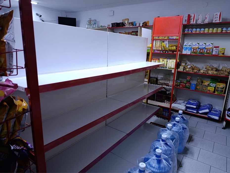 Продается магазинный стеллаж/полки