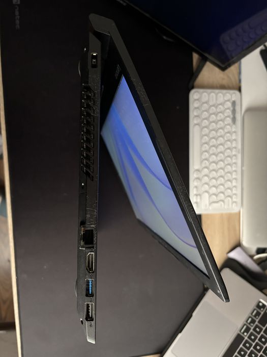 Лаптоп Lenovo V110