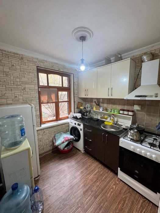 2/1/2 Паркентский базар! Кирпичный дом!47м.кв,47500 $