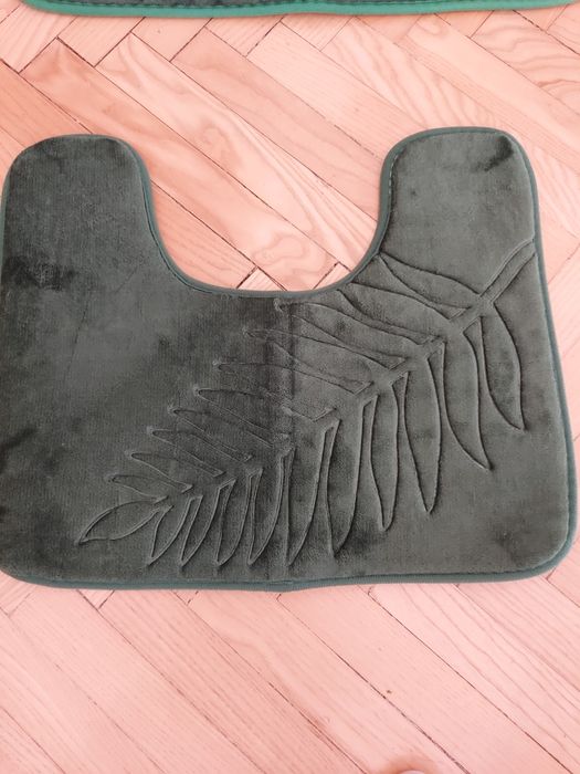 Постелки за баня и тоалетна