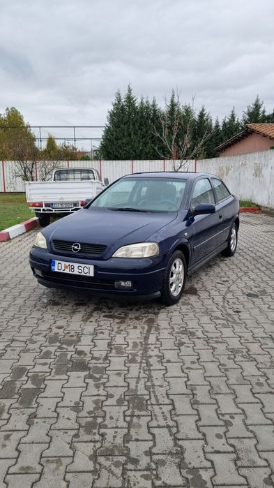 Vând Opel astra g