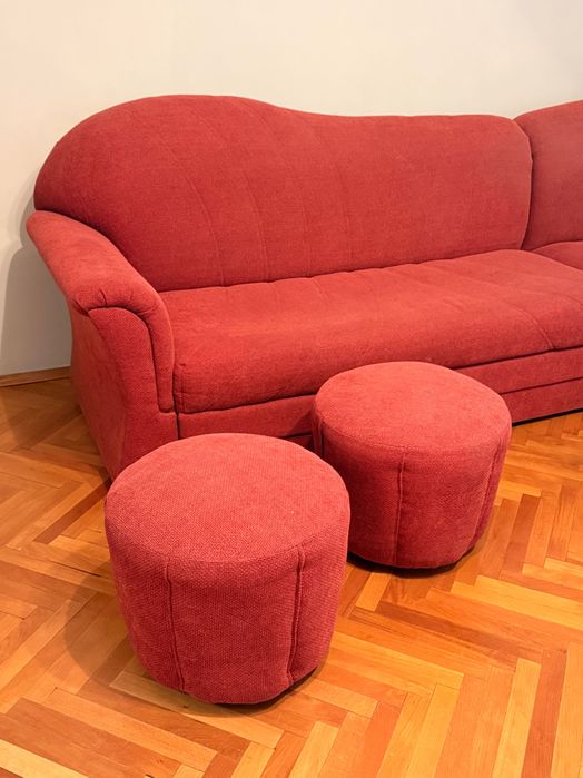 Ъглов Диван + 2 табуретки