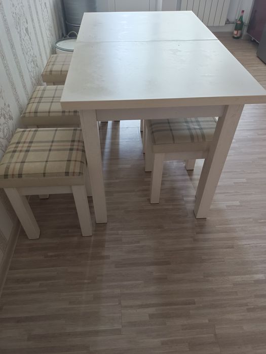 Продам стол кухонный