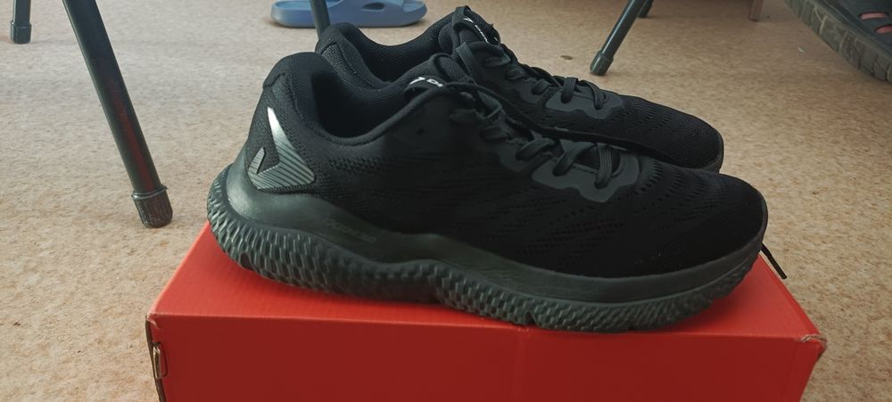 Продам Кроссовки Demix MAGUS TR 2