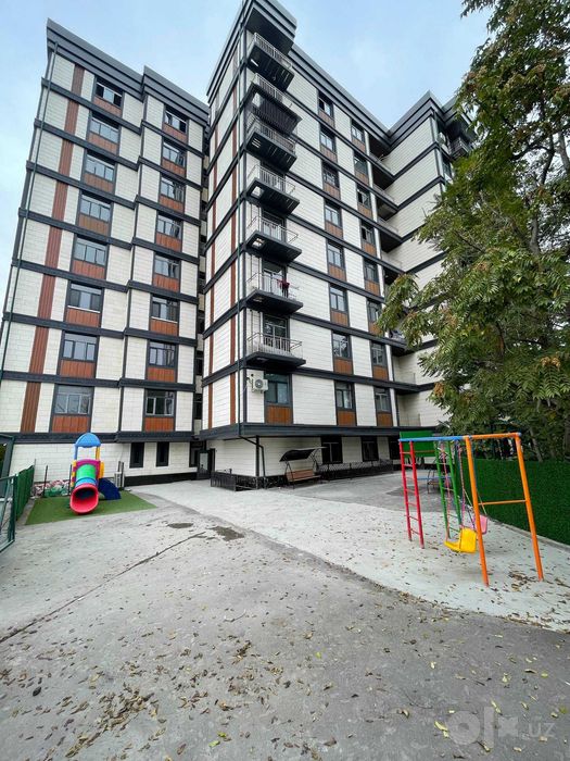 Продаётся современный дом, расположен вдоль дороги. От ттз 1 км