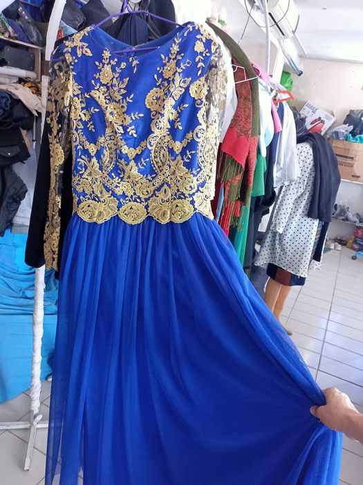 Вечерний платье.   Из гипюр и сетки