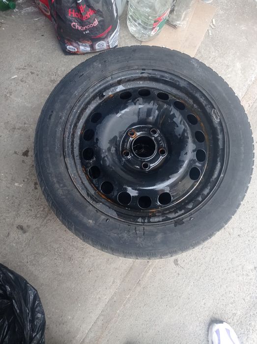 Vând doua jante pentru Ford focus tabla