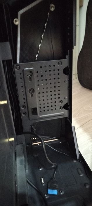 Корпус Wintek Crystal D533-B TG (стекло, кулер AeroCool)
