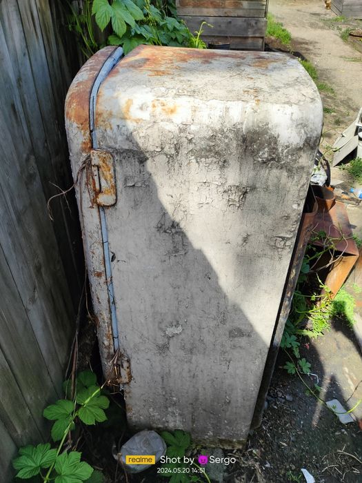 Продам Холодильники