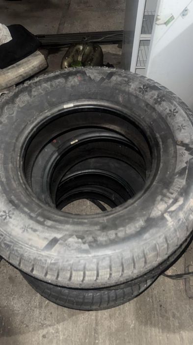 Срочно Продам резину 245/70/16