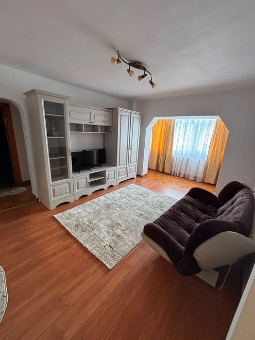 Apartament cu 3 camere