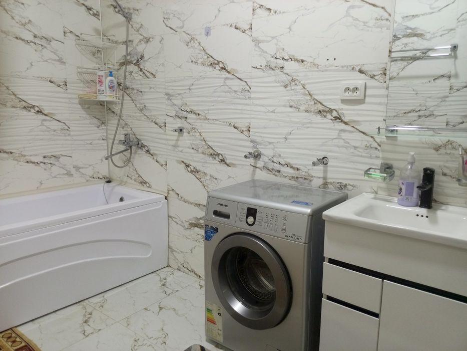 Toshmi postidan 5km kirganda hovli sotiladi