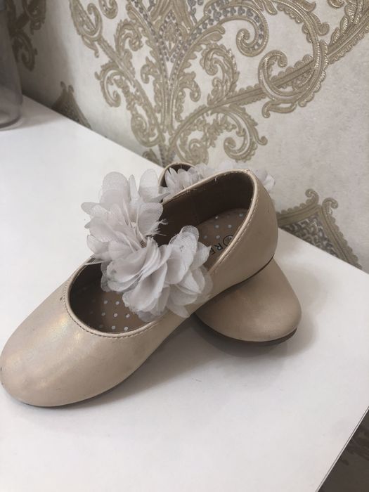 Туфельки 26 размера Red tag