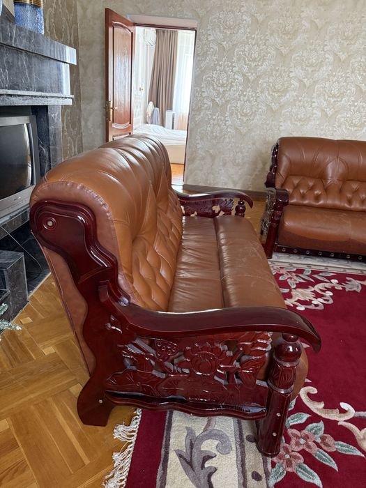 Продается кожаные диваны