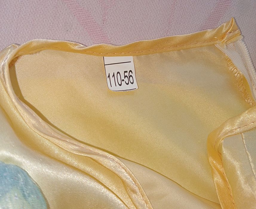 Продам новогоднее платье очень красивое!!