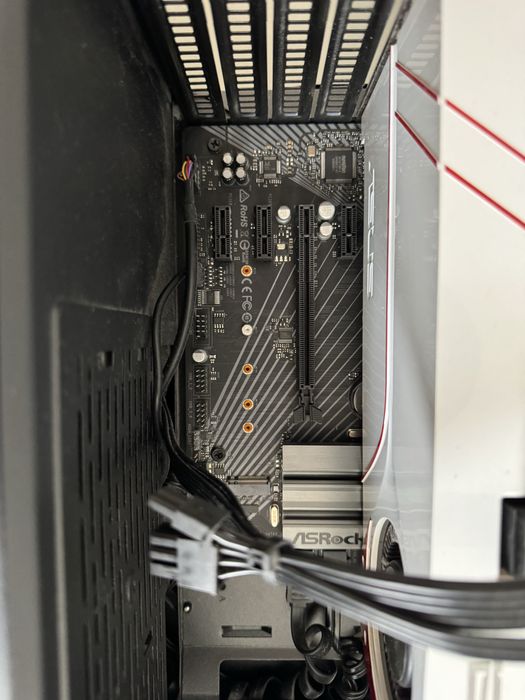 Продавам бюджетен гейминг компютър