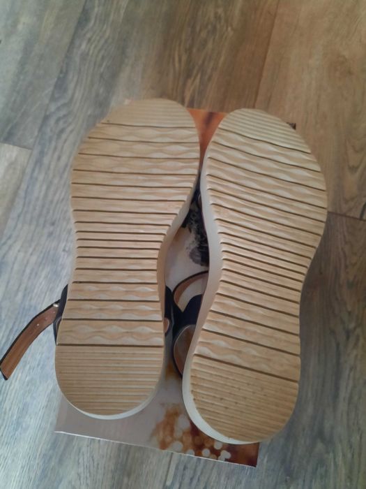 Дамски черни сандали