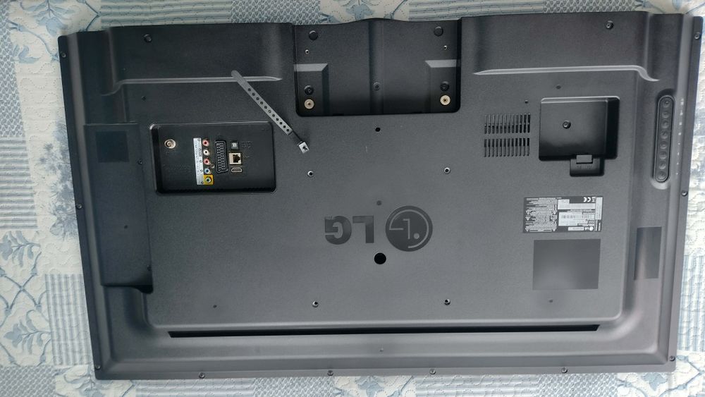 Телевизор LG42LA6230