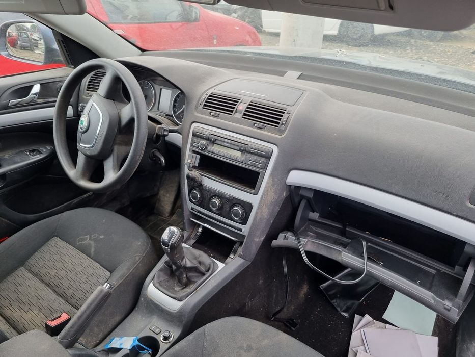 Dezmembram Skoda Octavia 2 Facelift, an 2011, 1.6 TDI cod CAY, euro 5