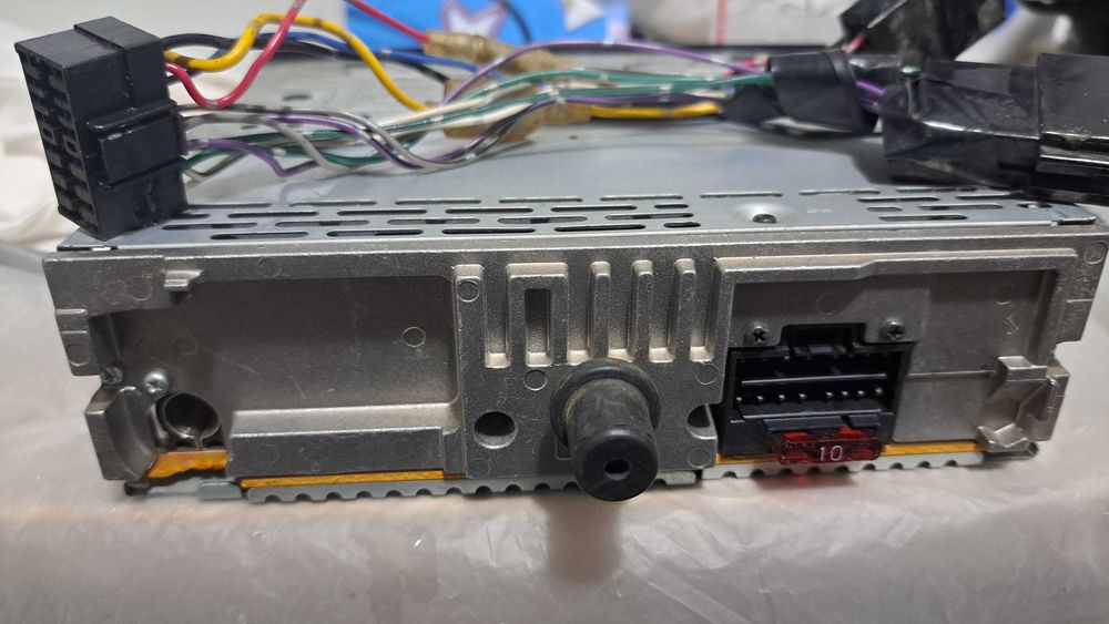 Radio CD Casetofon Auto Sony MEX-BT2500 cu Bluetooth, AUX și MP3