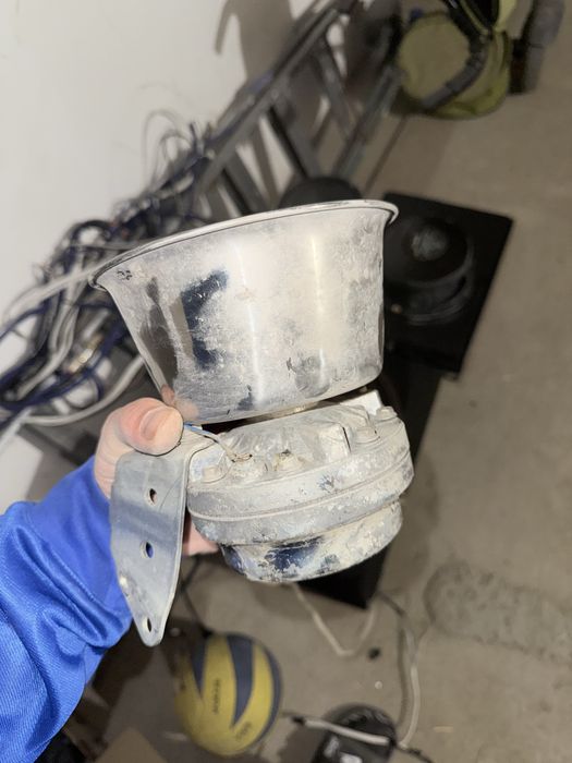 Sambufer Kalonka Uslitr sotladi xammasi 5 milyon