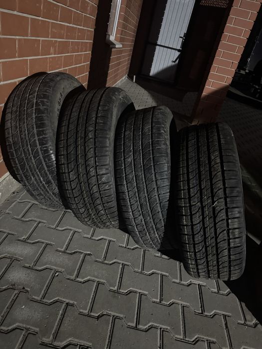 Продам покрышки на R17