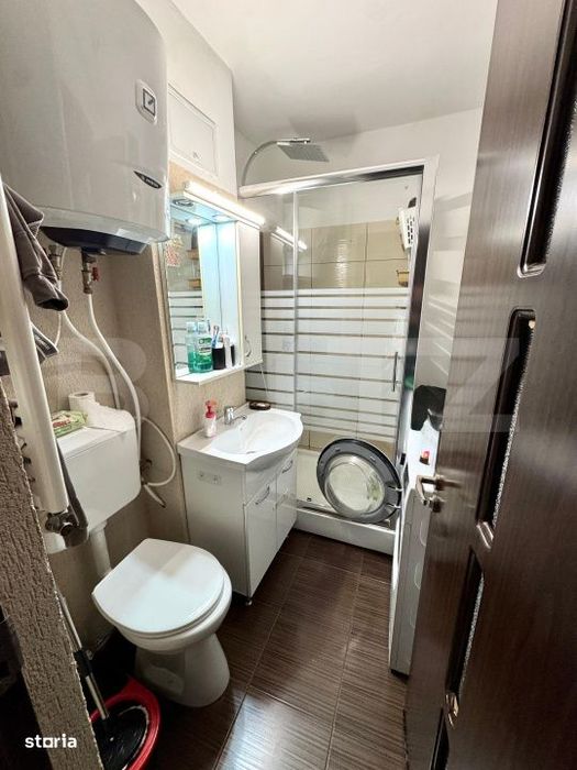 Garsoniera, 27,60 mp utili, zona Lapus