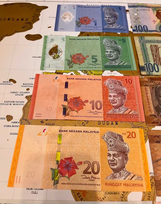 Банкноти от цял свят
