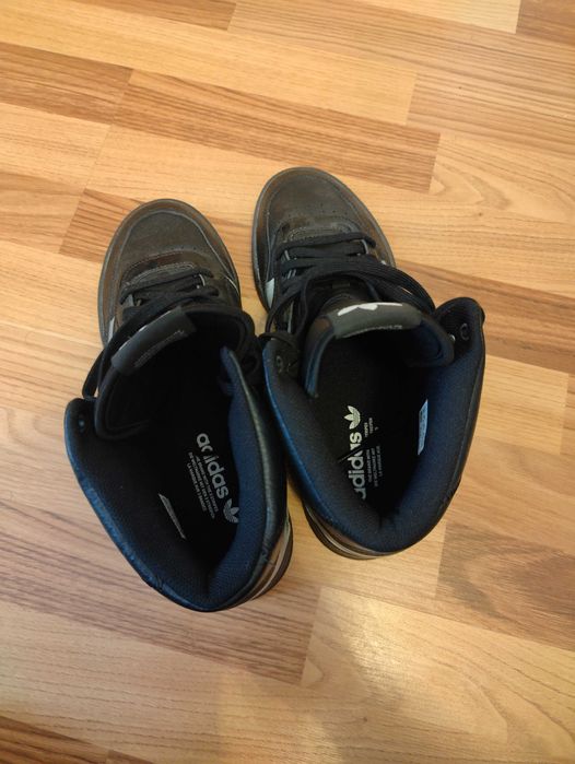 Adidasi Adidas nr 44 noi