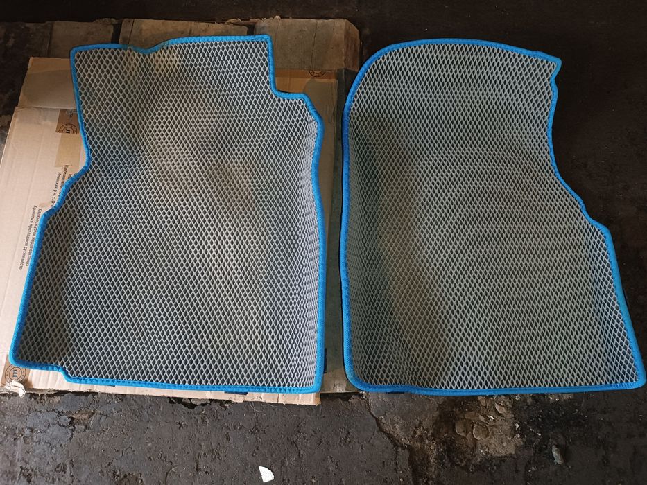 Коврики в салон.