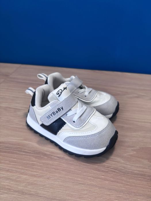 Vand adidasi pentru copii marime 24