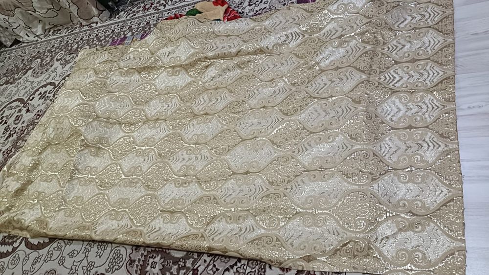 Продам шторы 2 штуки